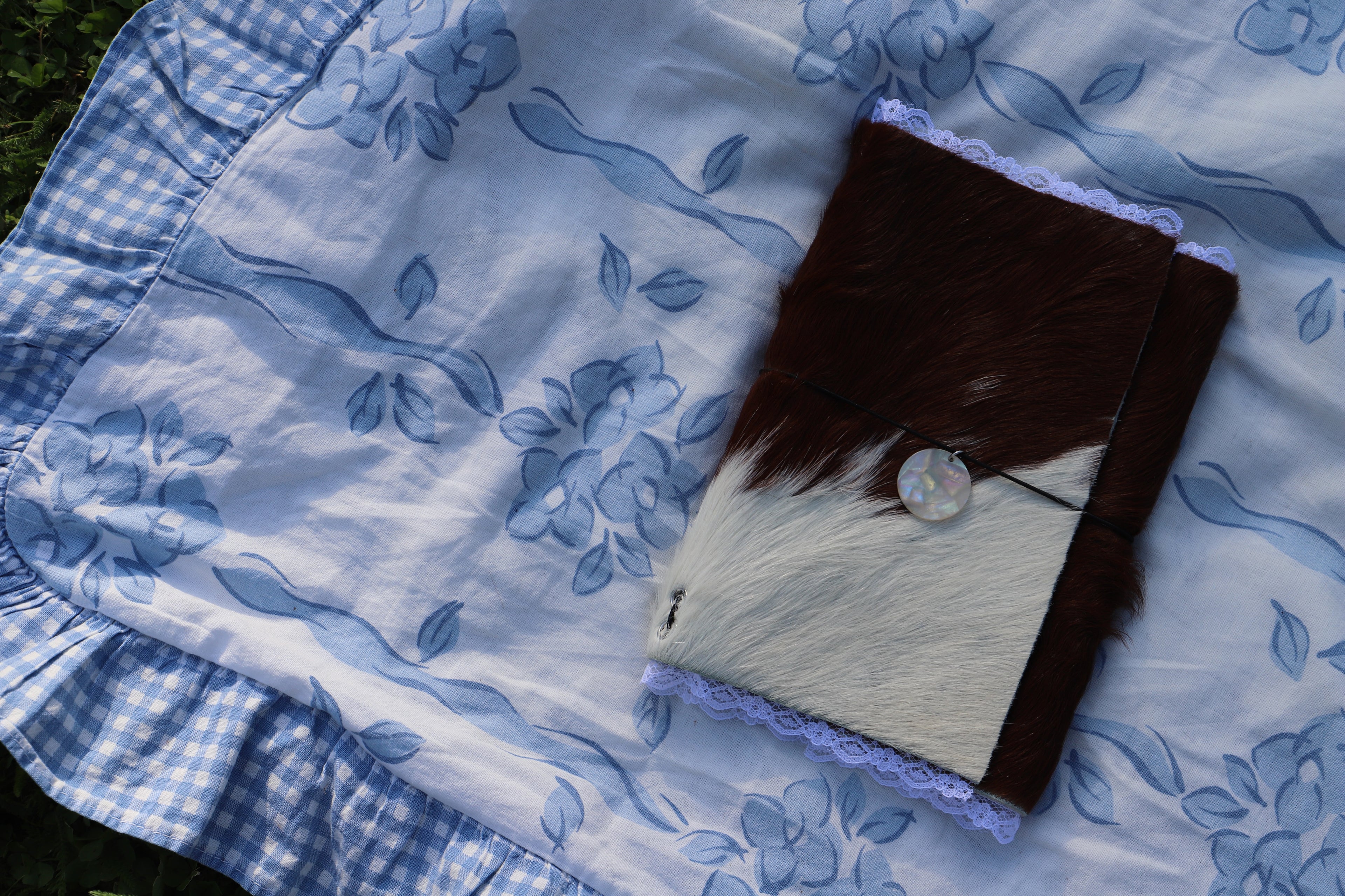 Carnet Brume — Pinky Promises (9)