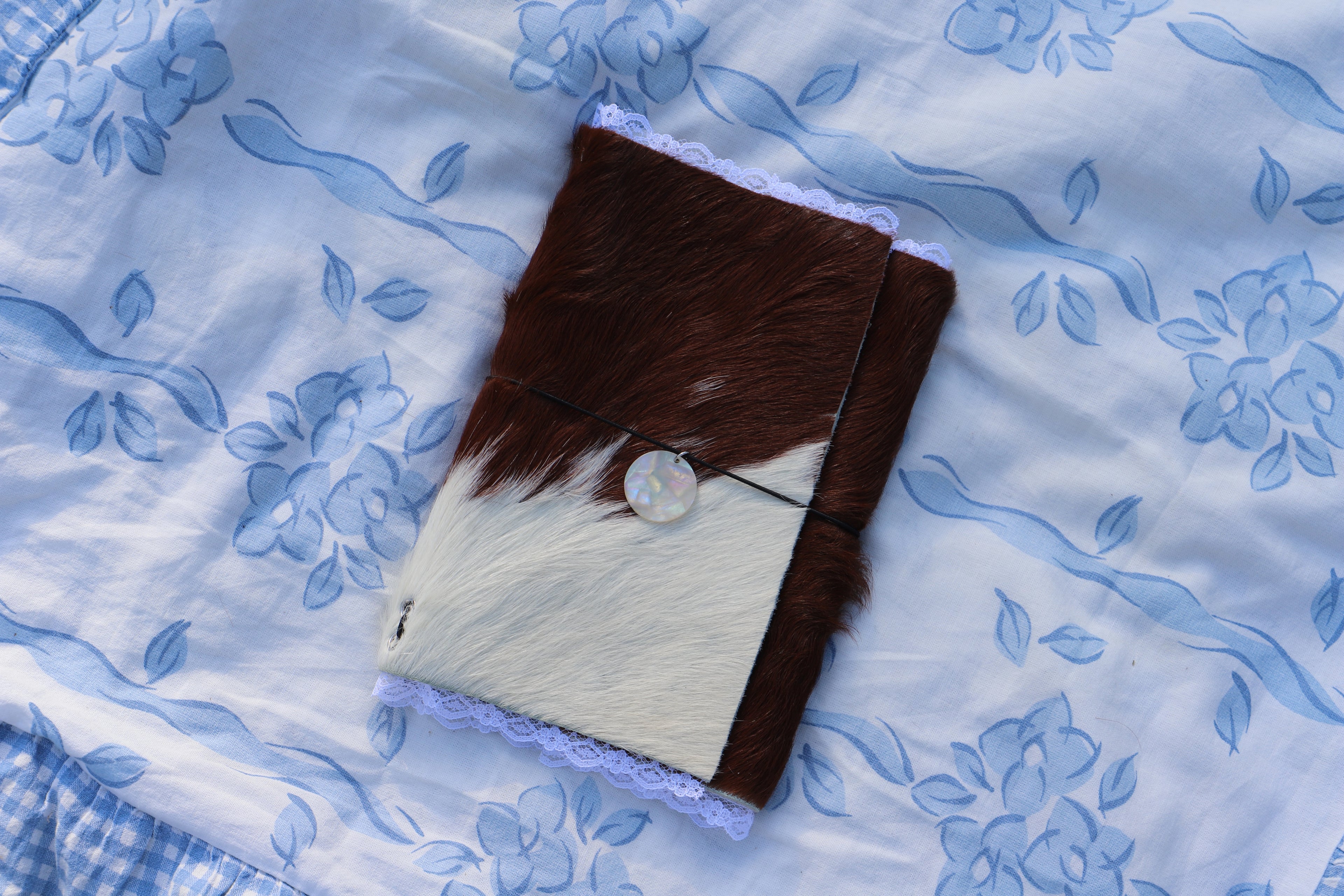 Carnet Brume — Pinky Promises (2)