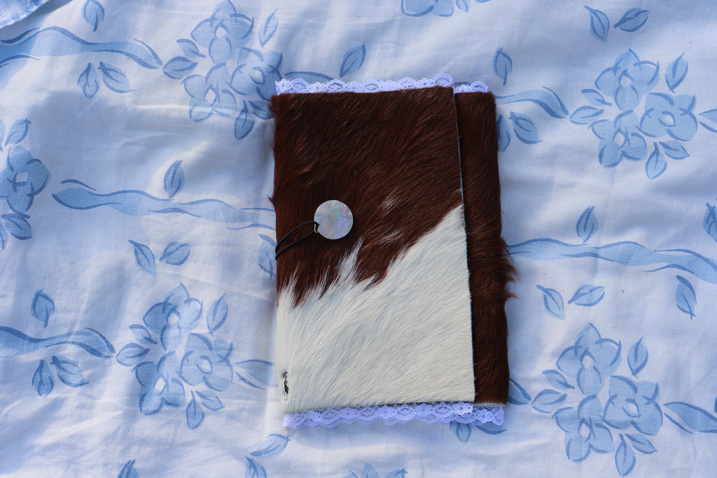 Carnet Brume — Pinky Promises (7)